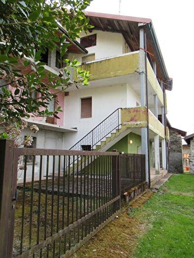 Casa con 6 locali in vendita in Teglio