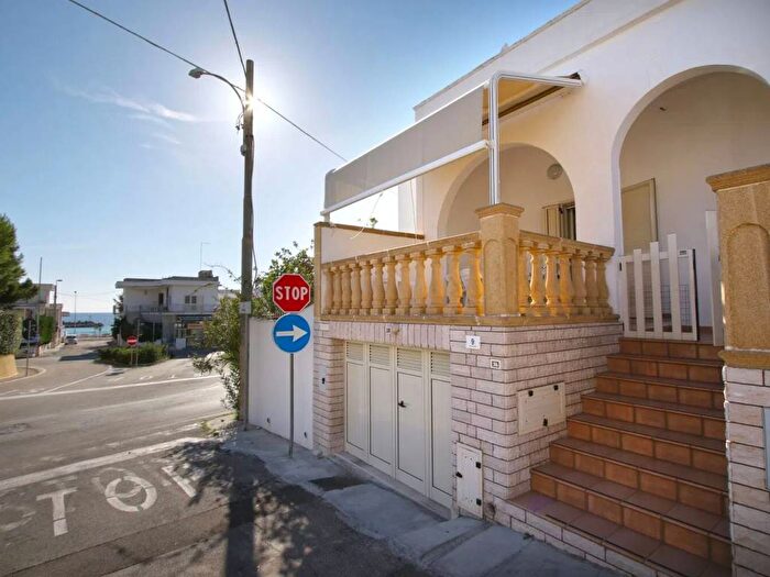 Appartamento trilocale in affitto in Via Milano, Torre Vado, Morciano di Leuca