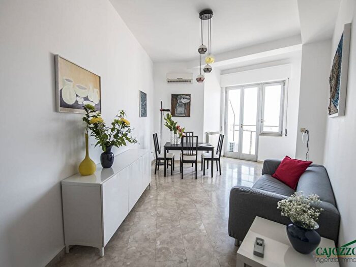 Appartamento bilocale in affitto in Via Emerico Amari, Roma Cavour, Palermo