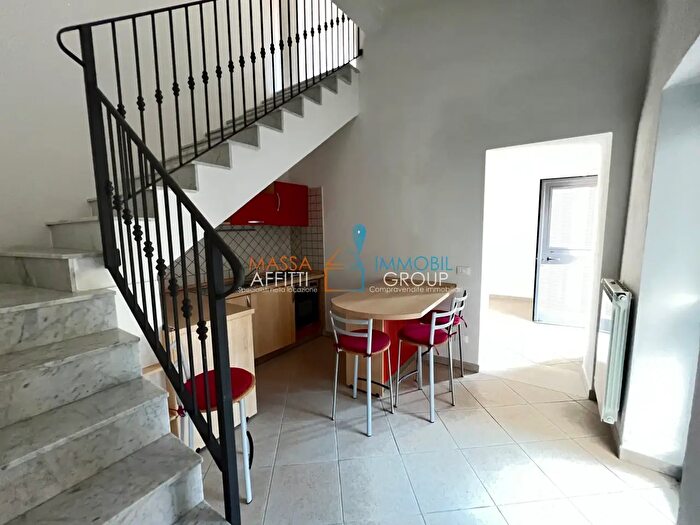 Appartamento trilocale in vendita in Via San Sebastiano, Massa