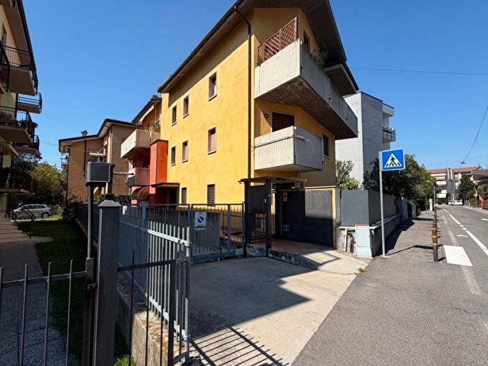 Appartamento trilocale in vendita in Via Vittorio Piatti, San Massimo Croce Bianca, Verona