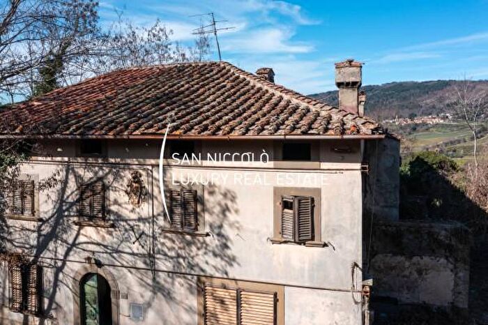 Casa con 6 locali in vendita in Piazza della Repubblica, Pelago