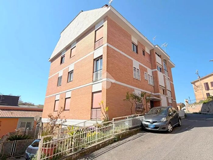 Appartamento quadrilocale in vendita in Via Oreste Nardini, Velletri