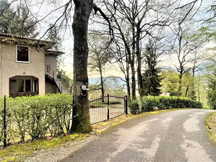 Appartamento quadrilocale in vendita in Via Prade, Lodrino