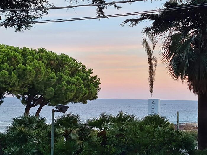 Appartamento bilocale in vendita in Via Pietralunga, Sanremo