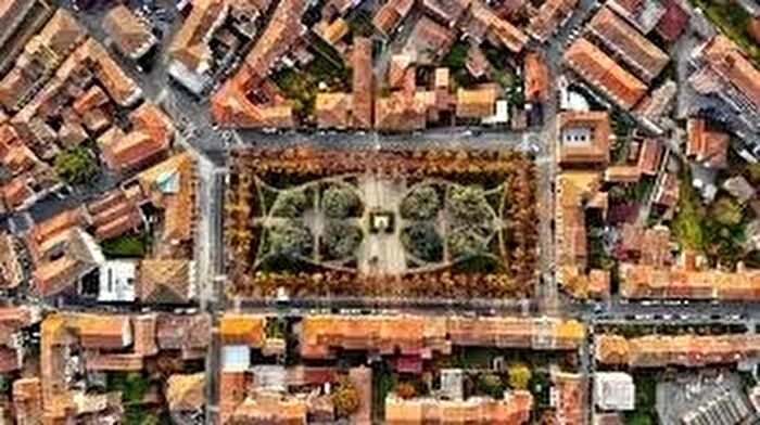 Casa con 8 locali in vendita in Borgo San Lorenzo