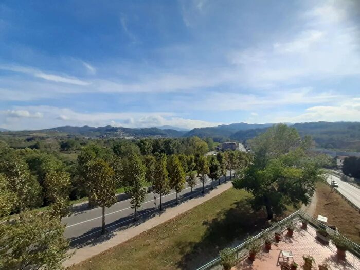 Appartamento con 5 locali in vendita in Via Martiri della Libertà, Ovada