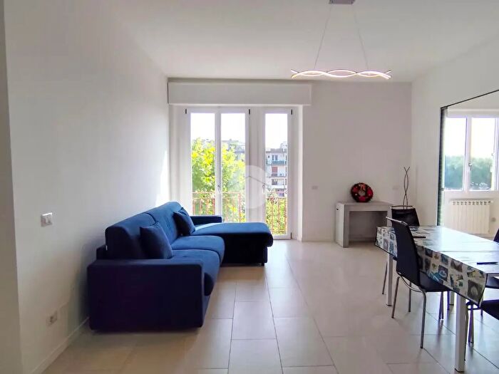 Appartamento quadrilocale in affitto in Viale dei Mille, Firenze