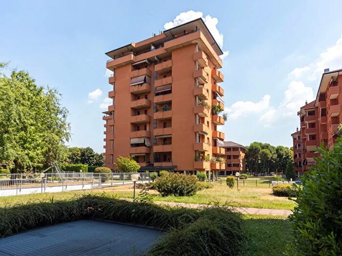 Appartamento trilocale in vendita in Via Alcide De Gasperi, Desio