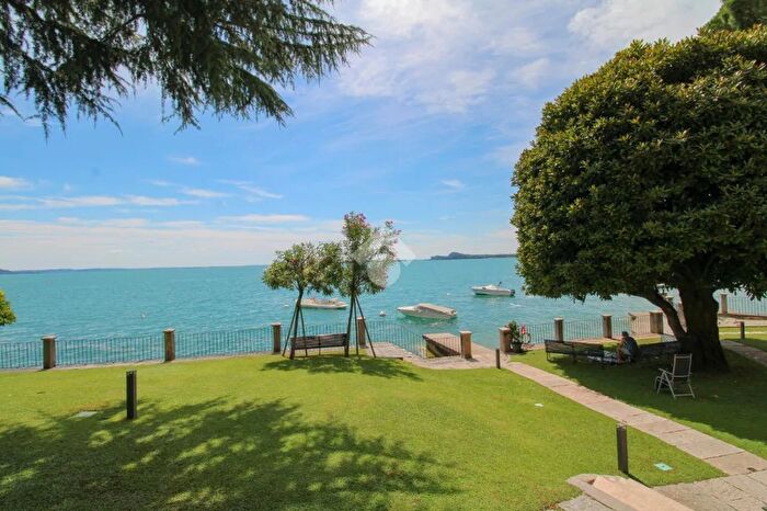 Appartamento monolocale in affitto in Corso Giuseppe Zanardelli, Gardone Riviera