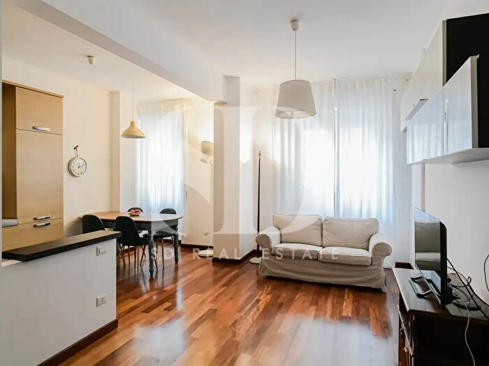 Appartamento con 6 locali in vendita in Via Costabella, Roma