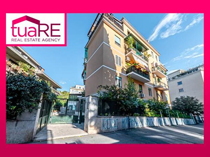 Appartamento trilocale in vendita in Via dei Prati della Farnesina, Roma