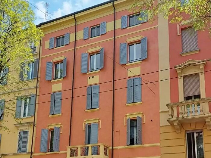Appartamento trilocale in vendita in Via Ramazzini, Modena