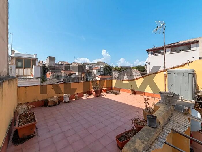 Casa con 5 locali in vendita in Via Tommaso Tedeschi, Catania