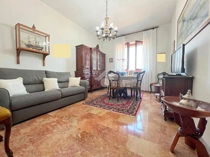 Appartamento con 5 locali in vendita in Via Antico Ippodromo, Asti