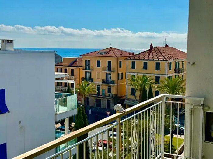 Appartamento bilocale in vendita in Viale Riviera, Pietra Ligure