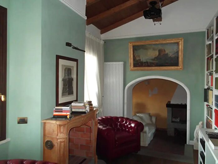 Casa quadrilocale in vendita in Capraia E Limite