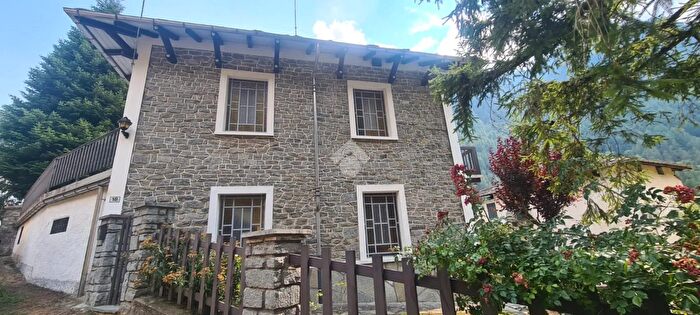 Casa con 5 locali in vendita in Corso Savoia, Groscavallo