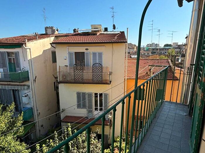 Appartamento trilocale in affitto in Via del Ponte alle Mosse, Porta al Prato San Jacopino, Firenze