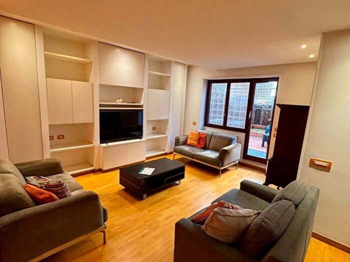 Appartamento trilocale in affitto in Via Cassia, Cassia San Godenzo, Roma