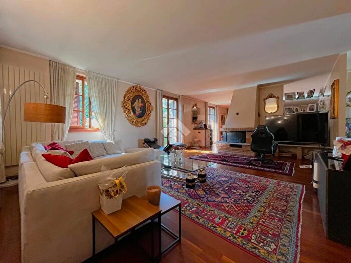 Appartamento con 5 locali in vendita in Via G Marconi, Lesmo