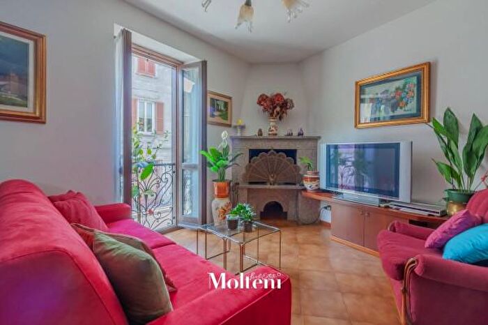 Casa trilocale in vendita in Via Settembre, Bellano