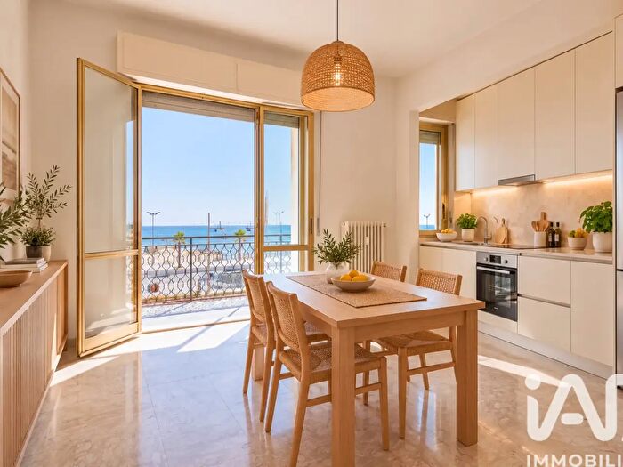 Appartamento quadrilocale in vendita in Via delle Olivette, Loano