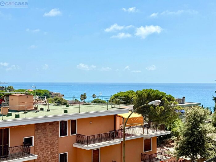 Appartamento quadrilocale in vendita in Via Padre Semeria, Sanremo