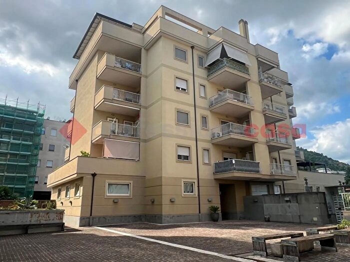 Appartamento con 5 locali in vendita in Via degli Eroi Snc, Cassino