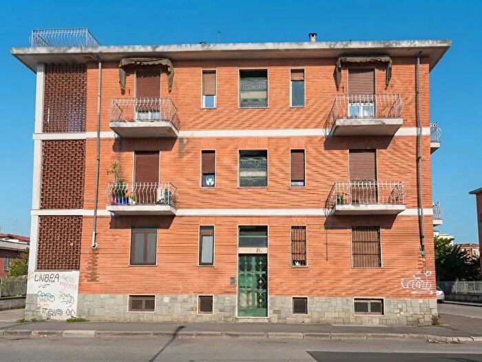 Appartamento con 5 locali in vendita in Via Rismondo, Torino