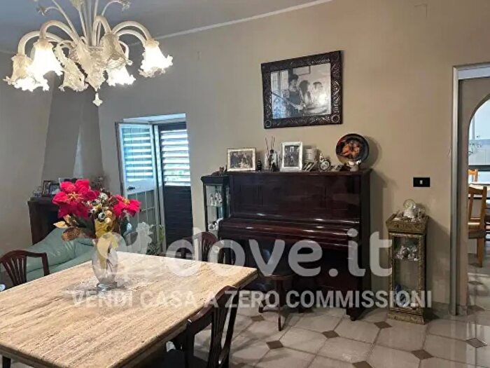 Casa con 6 locali in vendita in Via Napoli Snc, Recale