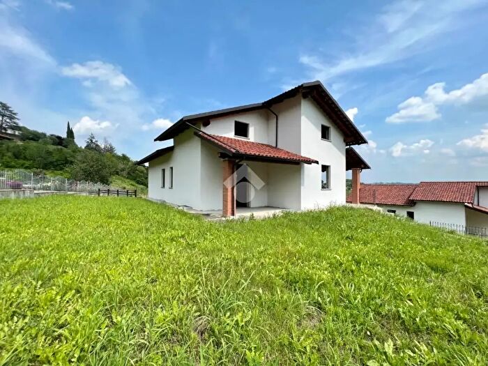 Casa con 5 locali in vendita in Via Mondo, Montechiaro D'Asti