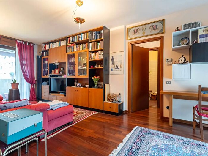 Appartamento quadrilocale in vendita in Via Privata San Romanello, Milano