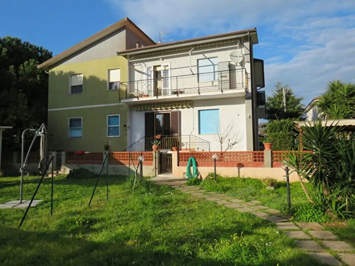 Appartamento quadrilocale in vendita in Via Saffo, Rosignano Marittimo