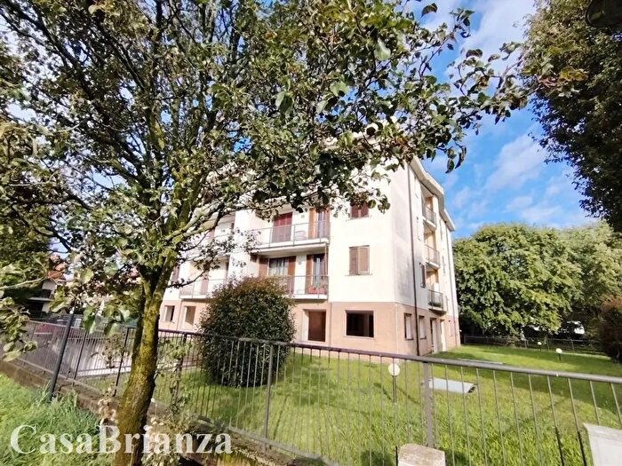 Appartamento trilocale in vendita in Albiate