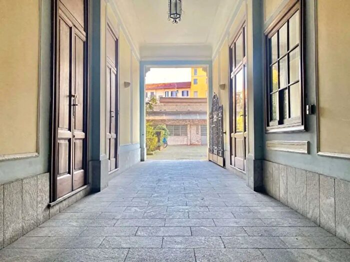 Appartamento trilocale in vendita in Via Segantini, Milano