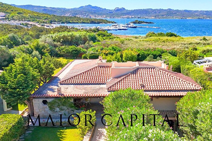 Casa con 11 locali in vendita in Loc Baja Sardinia, Arzachena