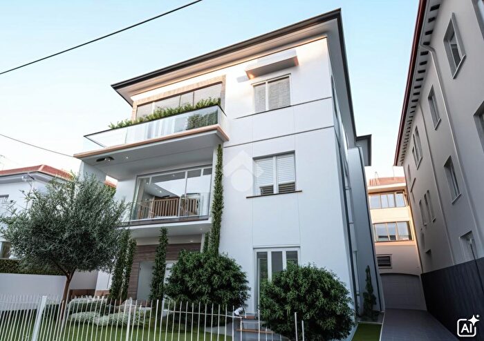 Appartamento con 5 locali in vendita in Viale Latina, Riccione
