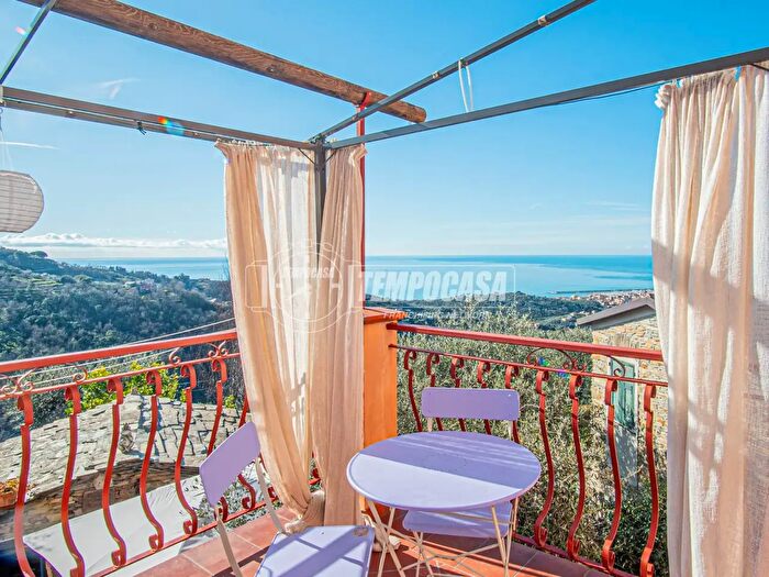 Casa con 6 locali in vendita in Via Dino Berisso, Cogorno