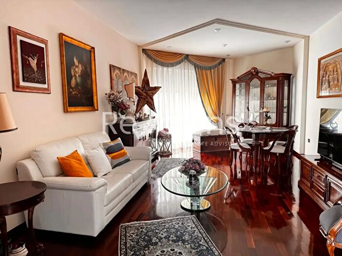 Appartamento trilocale in vendita in Via Fratelli De Filippo, Bari