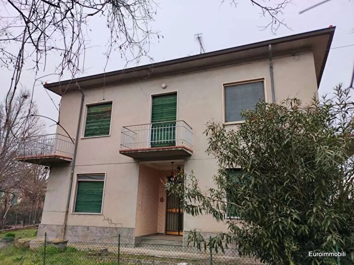 Casa con 11 locali in vendita in Via Cocconi, Traversetolo