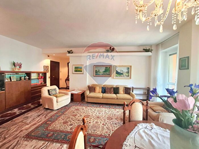 Appartamento trilocale in vendita in Piazzale dei Cappuccini, Lecco