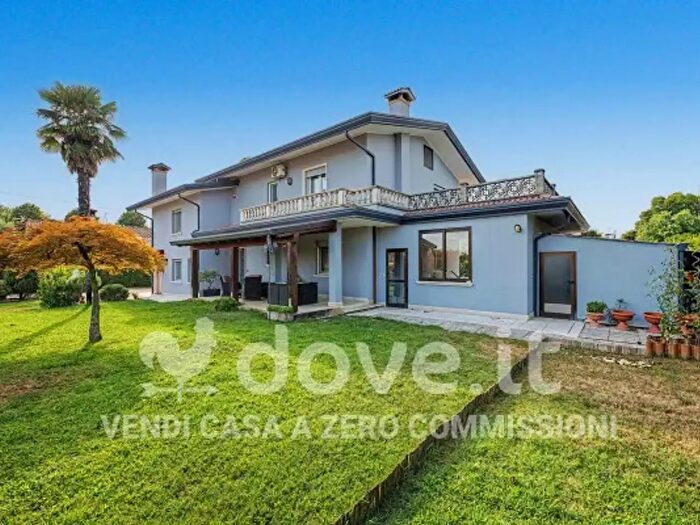 Casa con 6 locali in vendita in Via Fermi, San Giorgio In Bosco