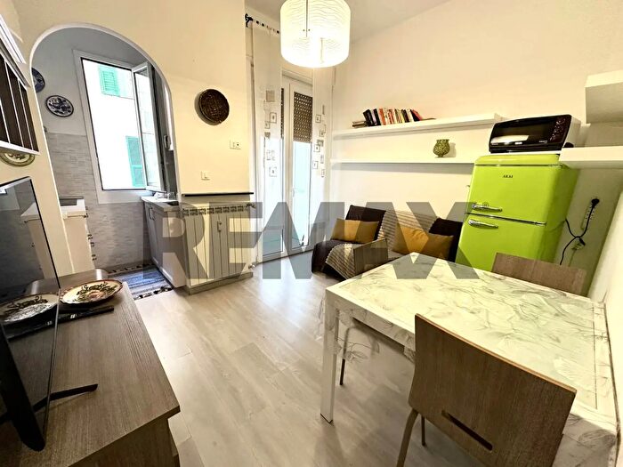 Appartamento bilocale in vendita in Via Maria Solari, Savona