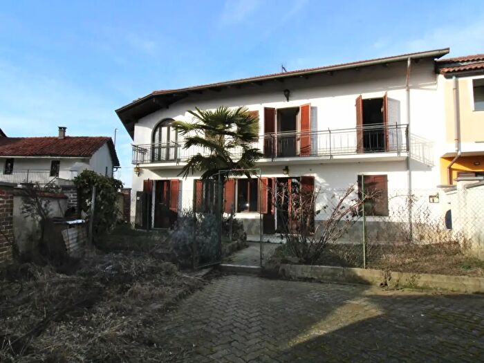 Appartamento con 6 locali in vendita in Carignano