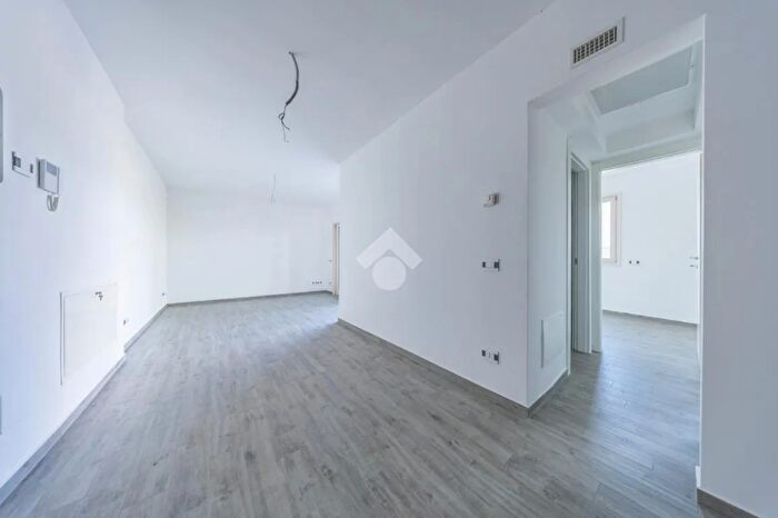 Appartamento trilocale in vendita in Via Casal Bianco, Guidonia Montecelio