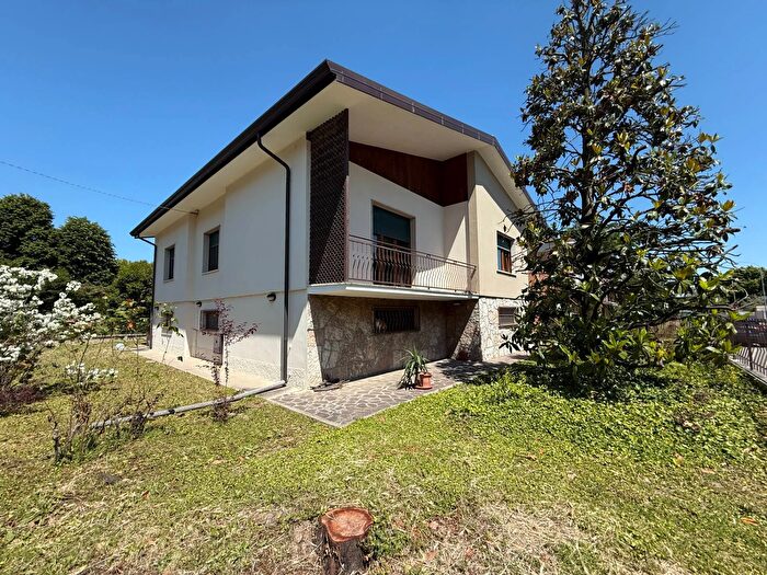 Casa con 5 locali in vendita in Poggio Rusco