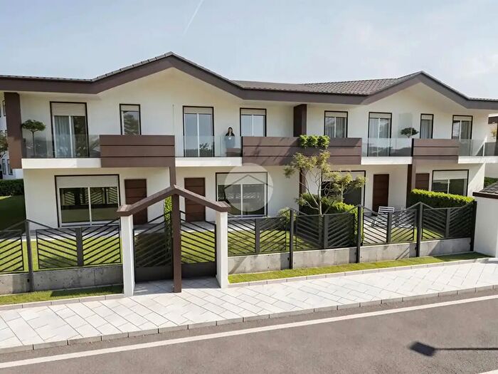 Casa quadrilocale in vendita in Via Monte Rosa, Mesero