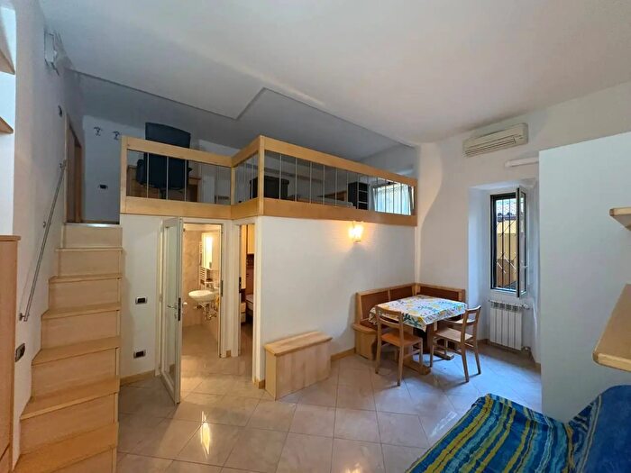 Appartamento trilocale in affitto in Via Giacomo Pinaroli, Milano