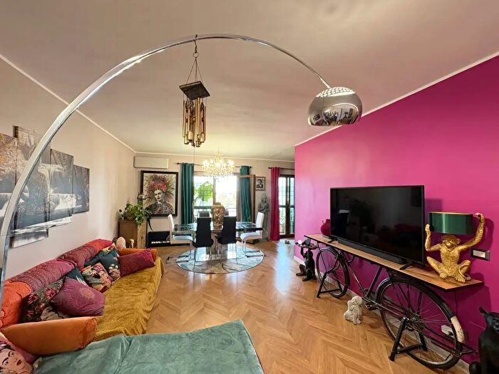 Appartamento trilocale in vendita in Viale Alessandro Ruspoli, Roma